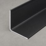 Profil aluminiu negru 3 m simplu - detaliu finisaj