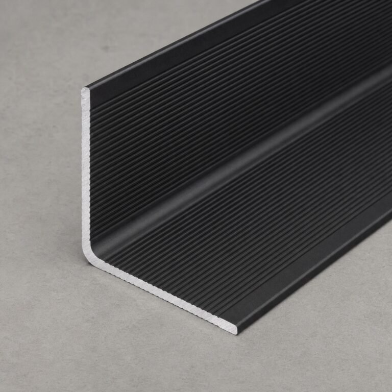 Profil aluminiu negru 3 m simplu - detaliu finisaj