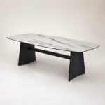 Masă de dining Pylon cu blat marmorat și baze trapezoidale, perspectivă alternativă generată