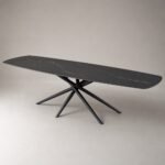 Masă de dining Aster cu blat negru și bază radială tubulară, perspectivă alternativă generată