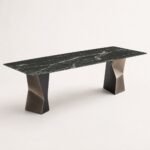 Masă de dining Verde cu blat marmorat și baze fațetate, perspectivă alternativă generată