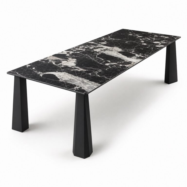 Masă de dining Nocturne cu blat negru breciat și picioare fațetate, perspectivă alternativă generată