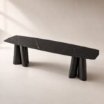 Masă de dining Quadria cu blat mineral segmentat și picioare conice, perspectivă alternativă generată