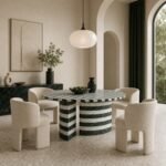 Masă de dining rotundă Striata cu mozaic verde-alb și bază dublă curbată, ambient de dining generat