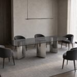 Masă de dining Tria cu blat din sticlă fumurie și trei baze oglindite, ambient de dining generat