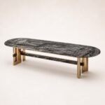 Masă de dining Reverso cu blat mineral segmentat și cadru portal din bronz, perspectivă alternativă generată