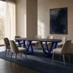 Masă de dining Cobalto cu blat mineral antracit și socluri arcuite albastre – ambient de dining generat