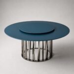 Masă de dining rotundă Borealis cu blat petrol și soclu lamelar cromat – perspectivă alternativă generată