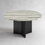 Masă de dining rotundă Celadon cu blat mineral stratificat și soclu negru fațetat – perspectivă alternativă generată