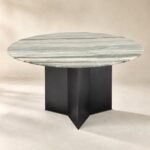 Masă de dining rotundă Celadon cu blat mineral stratificat și soclu negru fațetat – imagine principală generată