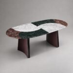 Masă de dining Intarsia cu blat mineral policrom și baze curbate – perspectivă alternativă generată