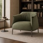 Fotoliu lounge Verdan cu spătar plisat – ambient de bibliotecă generat