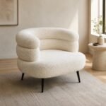 Fotoliu lounge Arco cu spătar stratificat – ambient contemporan luminos generat