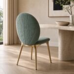 Scaun de dining tapițat Astrid cu broderie decorativă, imagine ambientală generată