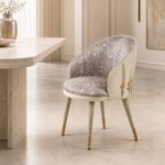 Scaun de dining Inanda într-un interior contemporan