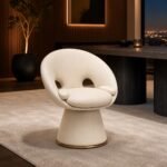 Fotoliu de dining sculptural Youpi într-un interior contemporan