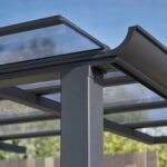 Detaliu de structură și acoperire pentru carport din aluminiu