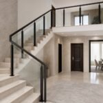 Balustradă din aluminiu cu sticlă pentru scară interioară